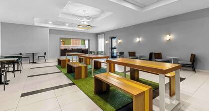 Spark by Hilton Bensalem Philadelphia