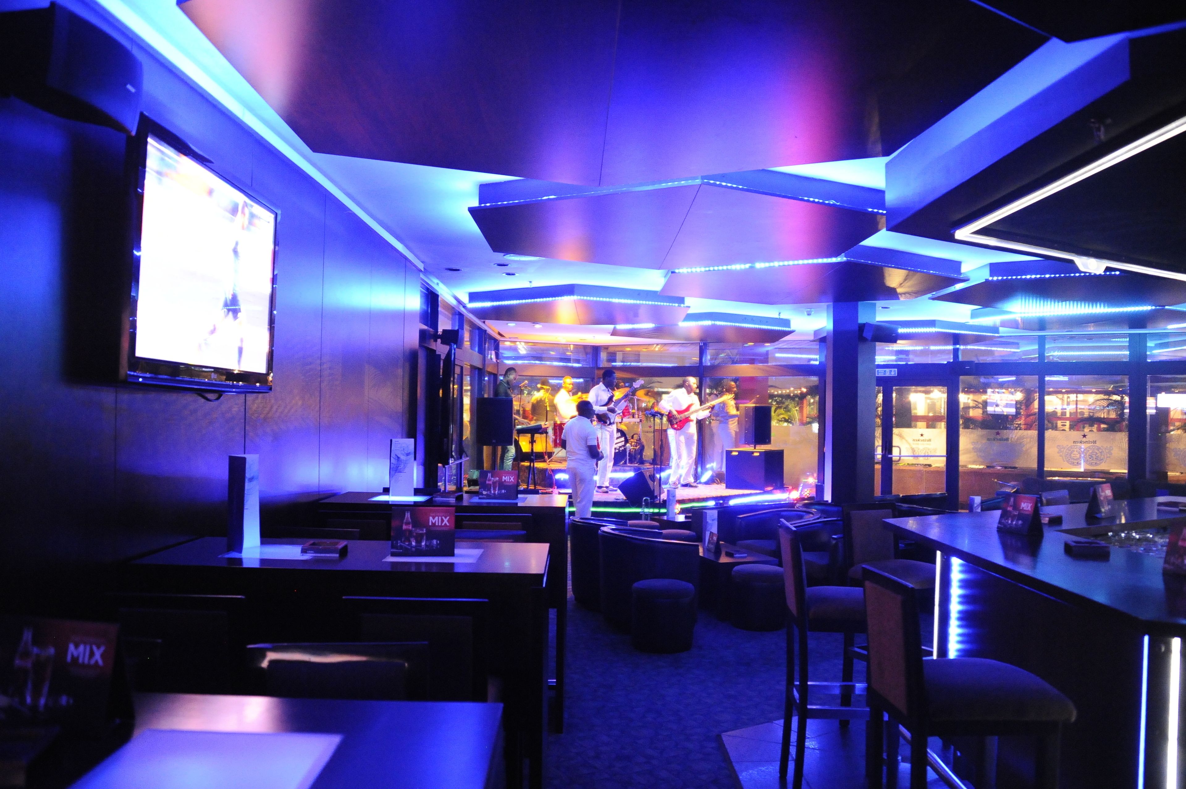 Quán bar thể thao
