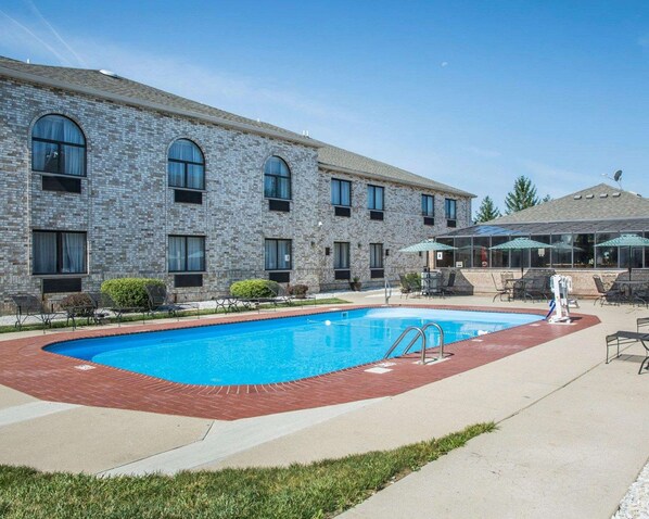 Seasonal outdoor pool
