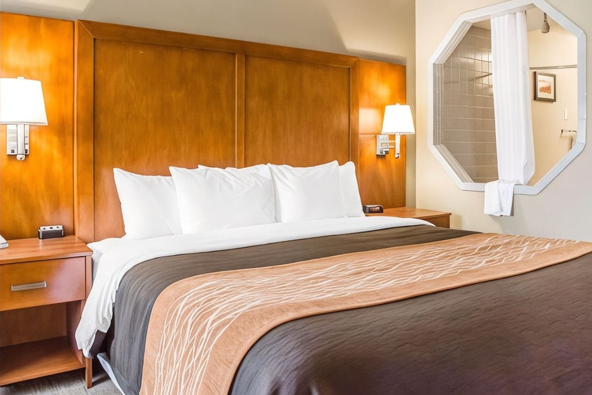 Premium bedding, down comforters, Select Comfort beds, desk