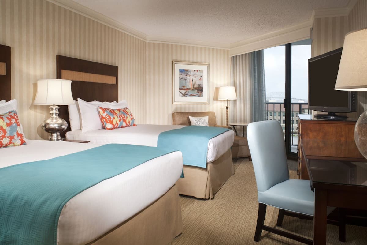 Egyptian cotton sheets, premium bedding, down comforters, in-room safe