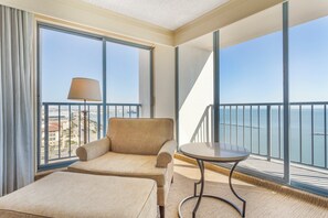 ห้องพรีเมียร์, เตียงใหญ่ 2 เตียง (Bayview) | ผ้าปูที่นอนฝ้ายอียิปต์, เครื่องนอนระดับพรีเมียม, ผ้านวมขนเป็ด