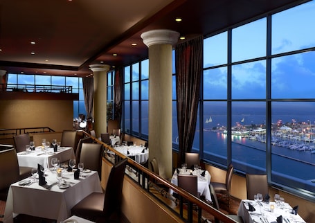2 restaurants, breakfast, lunch, dinner served; American cuisine