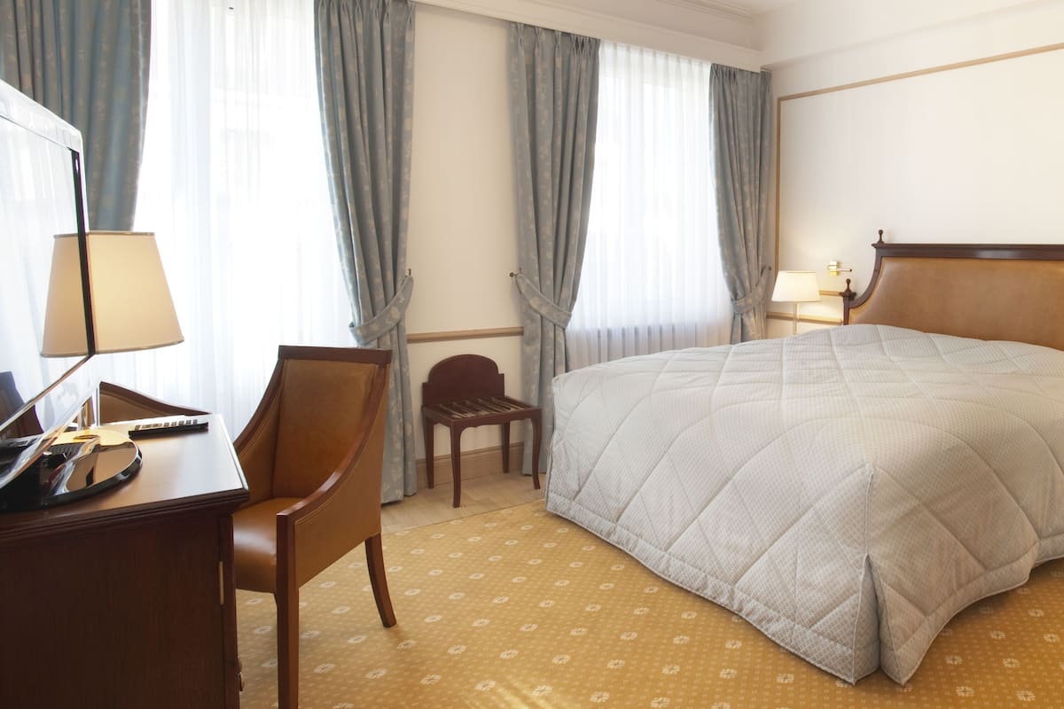 Executive-Zweibettzimmer | Minibar, Zimmersafe, individuell dekoriert, individuell eingerichtet
