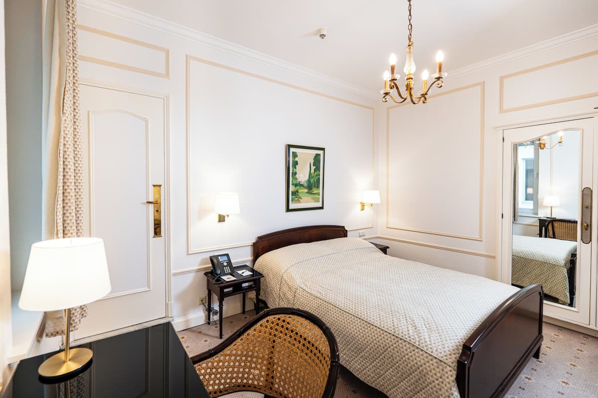 Standard Single Room