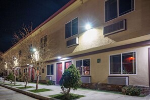 Exterior - Quality Inn Bishop near Mammoth (Bishop)