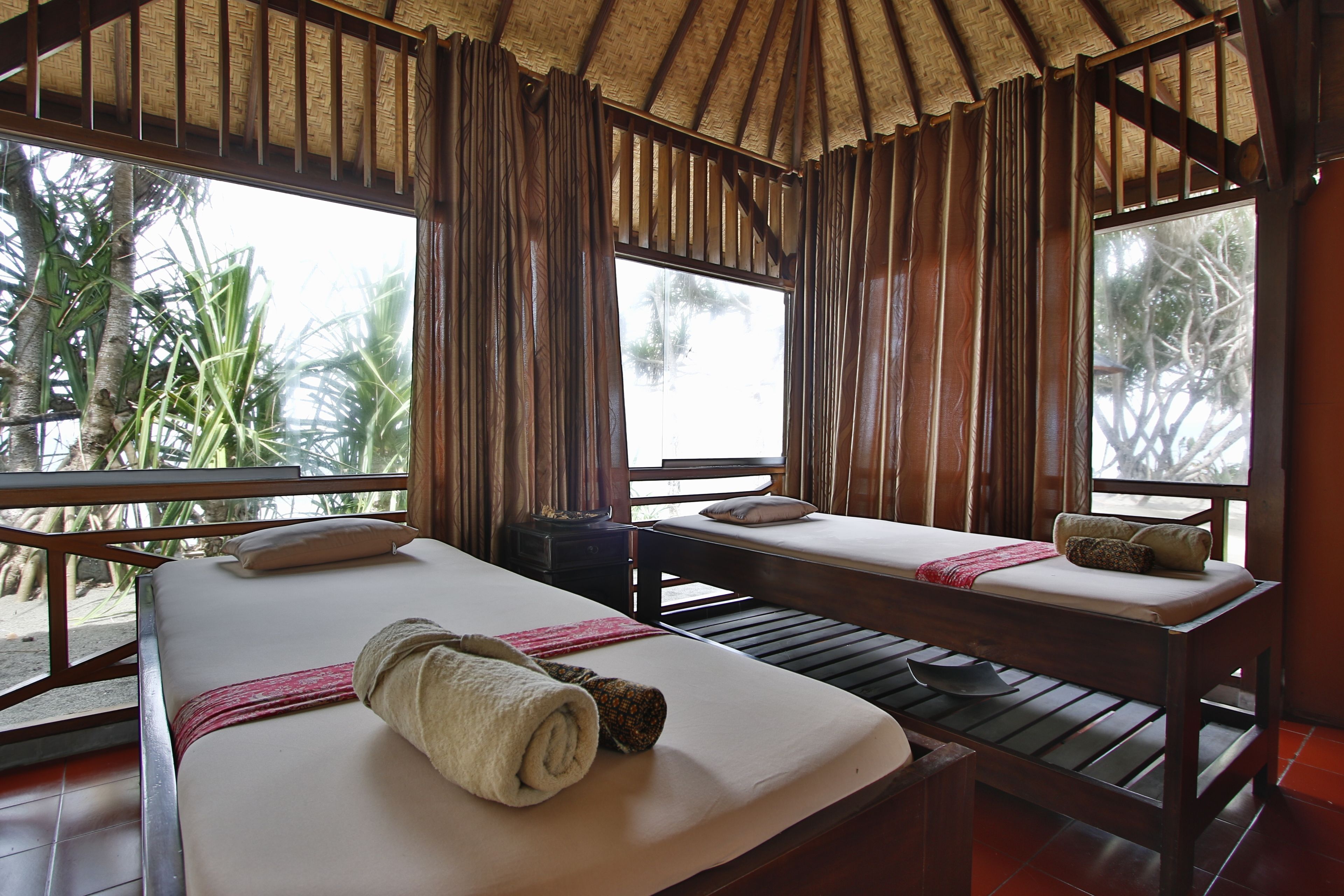 身体护理、体膜护理、身体磨砂、面部护理、指（趾）甲修剪和护理