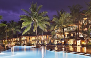 2 Außenpools, Liegestühle