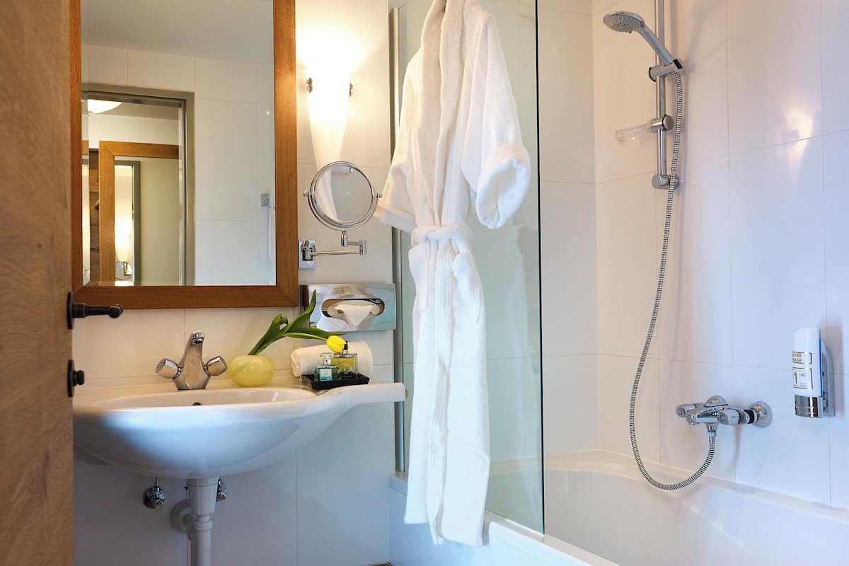 Special offer room | Premium bedding, in-room safe, desk, blackout curtains