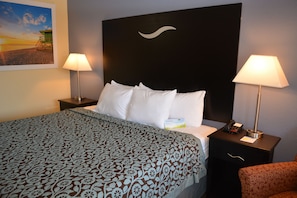 Habitación, 1 cama King size, con acceso para personas discapacitadas, para no fumadores | Ropa de cama de alta calidad, escritorio y cortinas blackout