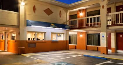 Days Inn by Wyndham Jacksonville NC