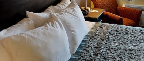 Zimmer, 1 Queen-Bett, barrierefrei, Nichtraucher | Hochwertige Bettwaren, Schreibtisch, Verdunkelungsvorhänge