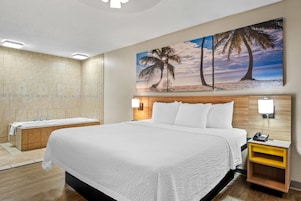 Suíte estúdio, 1 cama King, para não fumantes | Roupas de cama premium, escrivaninha, cortinas blackout