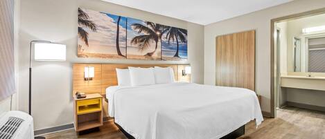 Literie de qualité supérieure, bureau, rideaux occultants