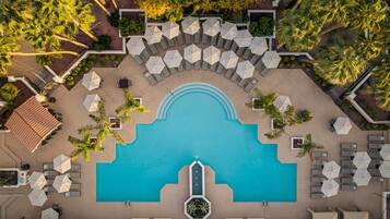 Outdoor pool, sun loungers