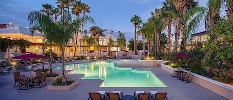 Outdoor pool, sun loungers