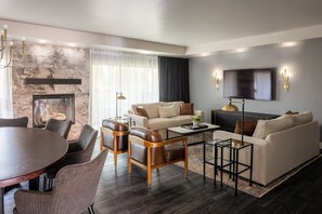 1 habitación, ropa de cama de alta calidad y escritorio 
