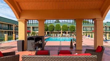 Sesongbasert utendørsbasseng