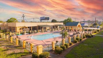 Seasonal outdoor pool