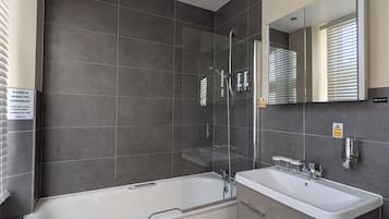 Standard Triple Room | In-room safe, desk, blackout drapes, iron/ironing board