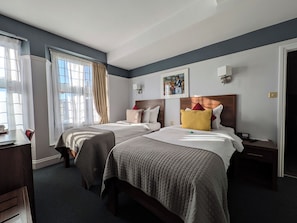 Standard Twin Room | In-room safe, desk, blackout drapes, iron/ironing board