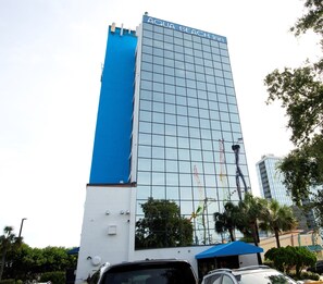 Pintu masuk properti