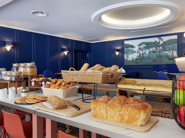 Daily buffet breakfast (EUR 20 per person)