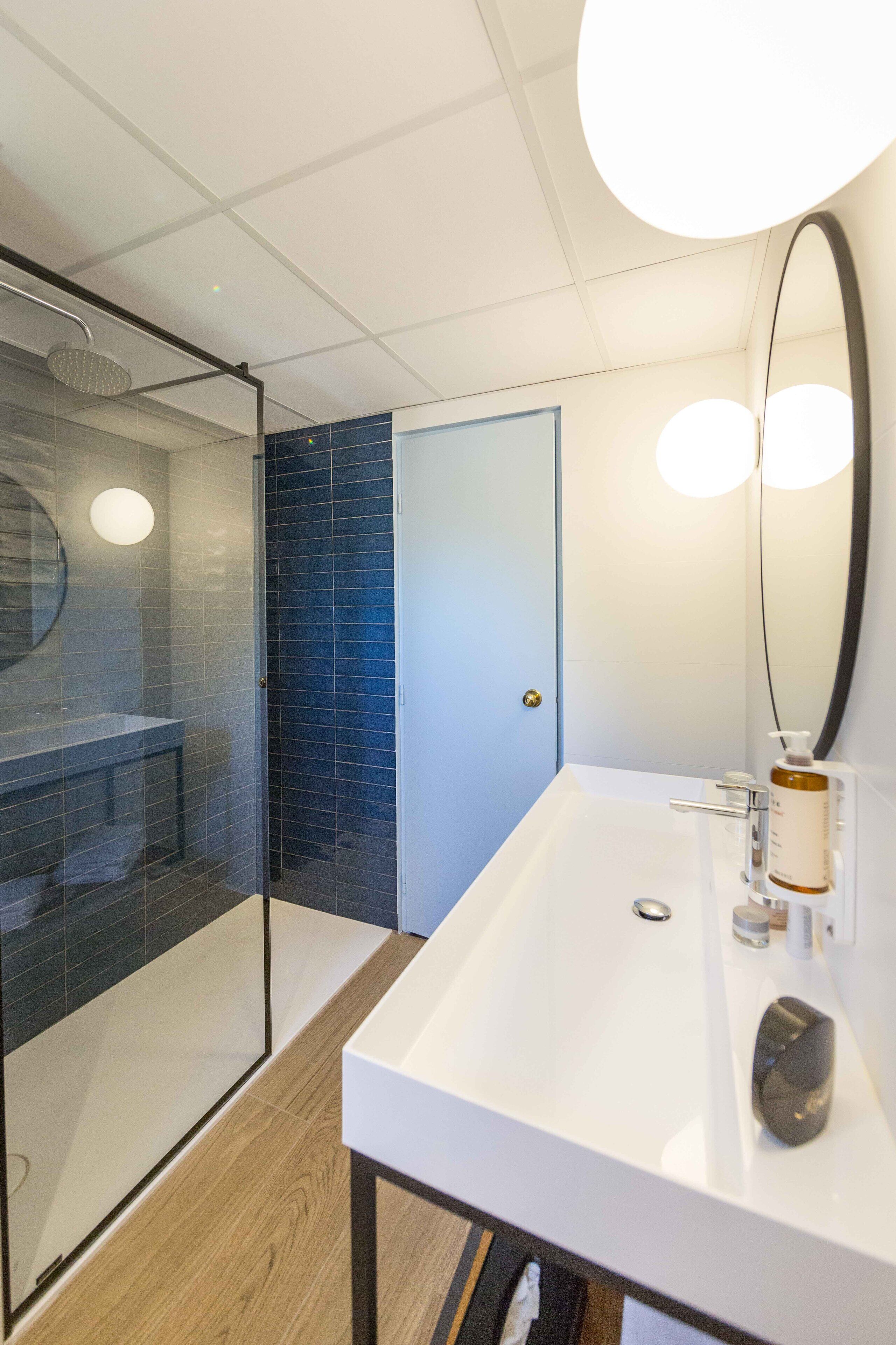 eco-friendly toiletries, hair dryer, towels