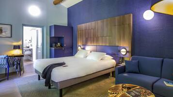 Junior Suite, 1 Double Bed, Garden View | Premium bedding, in-room safe, desk, laptop workspace