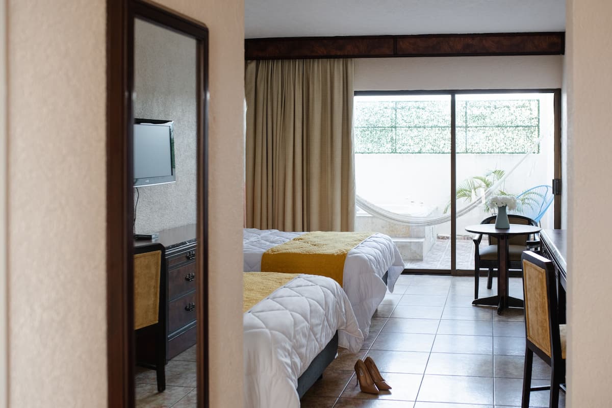 Suite junior | 1 habitación, escritorio y espacio para trabajar con laptop