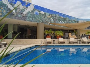 32-inch flat-screen TV with cable channels, TV