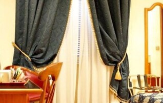 herbergi | Míníbar, öryggishólf í herbergi, skrifborð, ókeypis þráðlaus nettenging