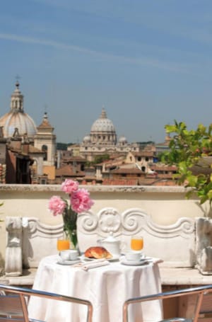 Restaurante al aire libre. Hotel Genio