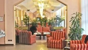Lobby sitting area - Hotel Lloyd Milan (Milan)