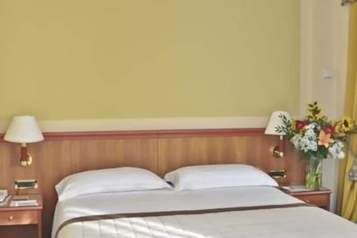 Minibar, in-room safe, laptop workspace, free WiFi