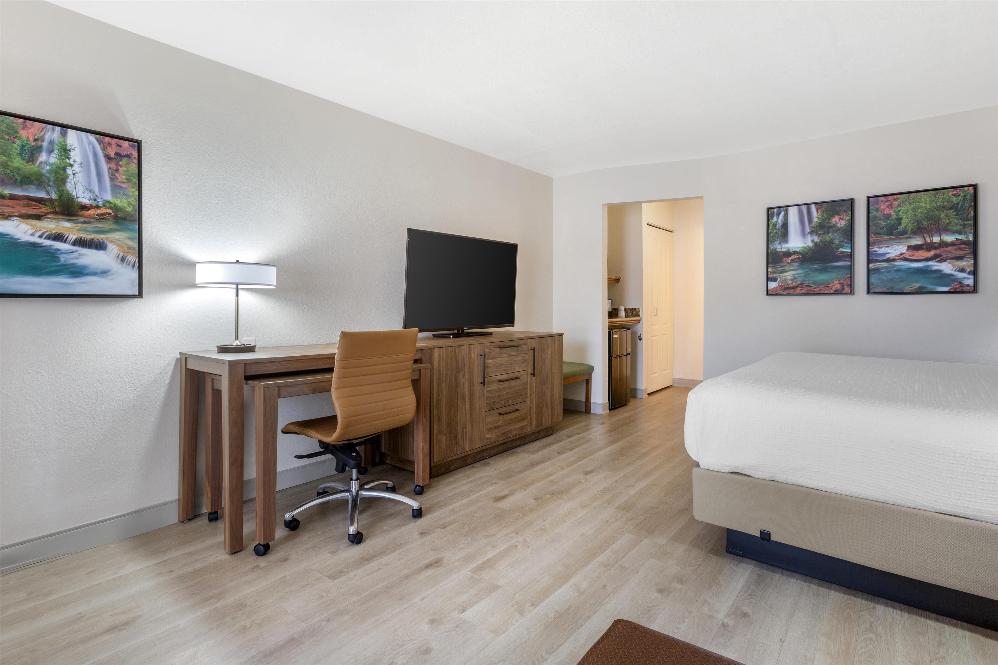 suite, multiple beds, non smoking, jetted tub (living room) | 1 bedroom, in-room safe, laptop workspace, soundproofing