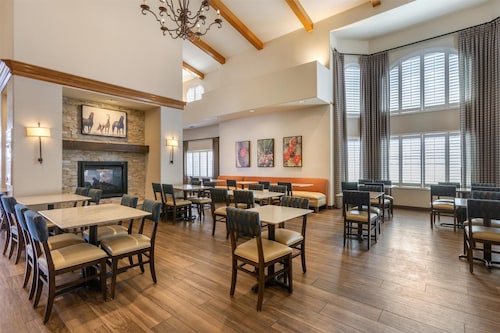 Best Western Plus A Wayfarer's Inn And Suites