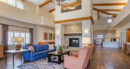 Best Western Plus A Wayfarer's Inn And Suites