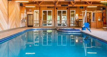 Quality Inn & Suites Houghton Downtown