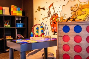 Zona de juegos infantil cubierta