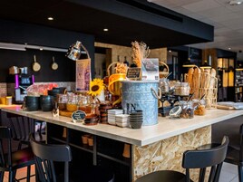 Daily buffet breakfast (EUR 18.00 per person)