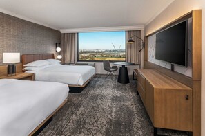 Premium bedding, desk, laptop workspace, iron/ironing board - Sheraton Pentagon City Hotel (Arlington)