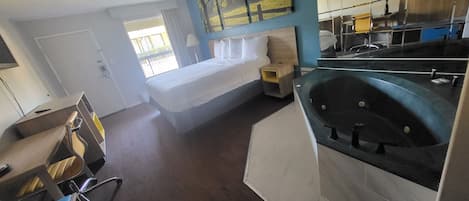 Standard Room, 1 King Bed, Non Smoking, Jetted Tub | In-room safe, desk, free cribs/infant beds, rollaway beds