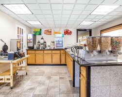 Free buffet breakfast 