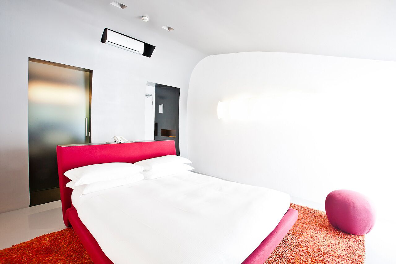 In-room safe, desk, soundproofing, free WiFi