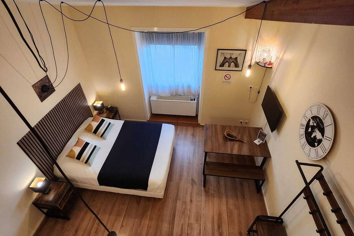 Comfort Studio | Minibar, desk, laptop workspace, soundproofing