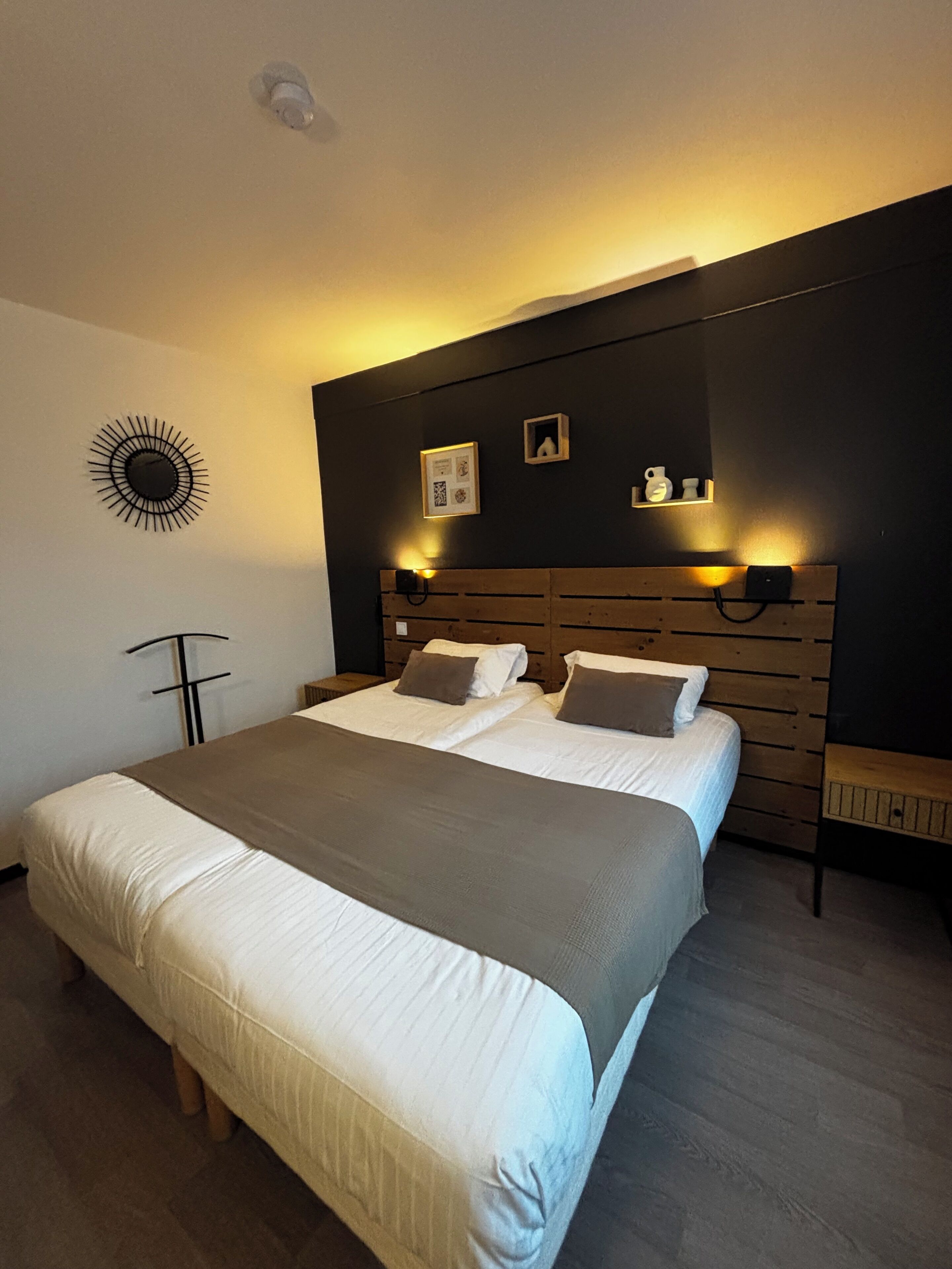 Habitación Confort con 2 camas individuales | Minibar, escritorio, espacio para trabajar con un portátil