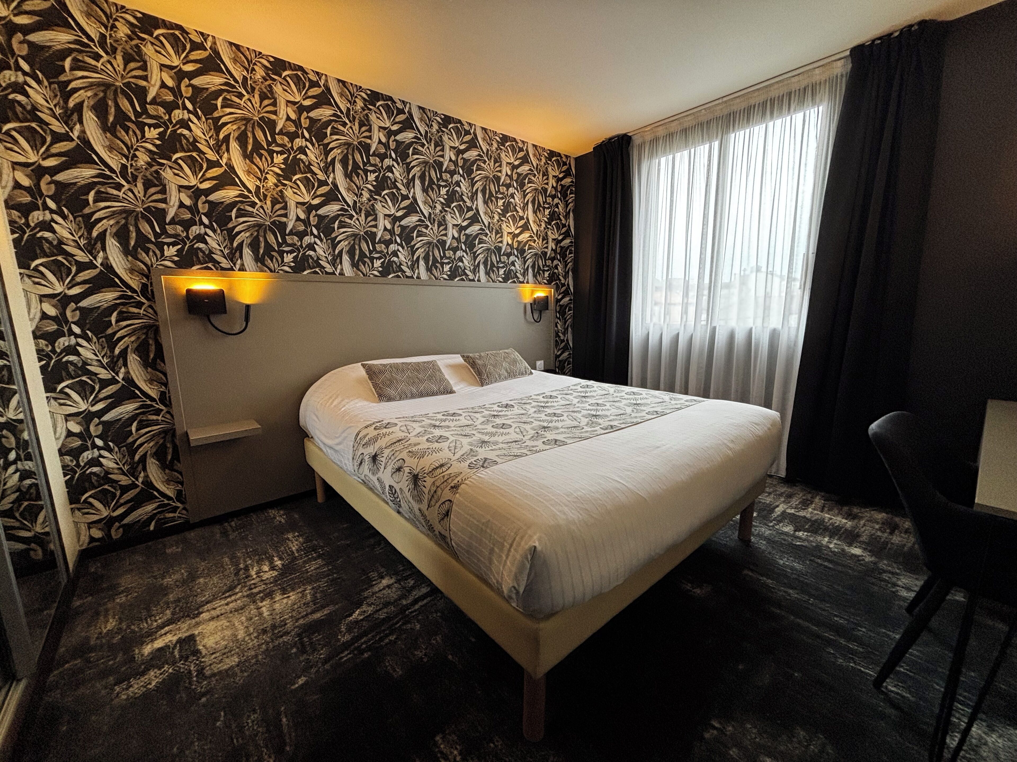 Comfort-dobbeltværelse | Minibar, skrivebord, arbejdsområde til bærbare computere, lydisolering