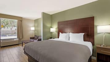 Standard Room, 1 King Bed, Non Smoking