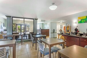 Desayuno buffet incluido todos los días